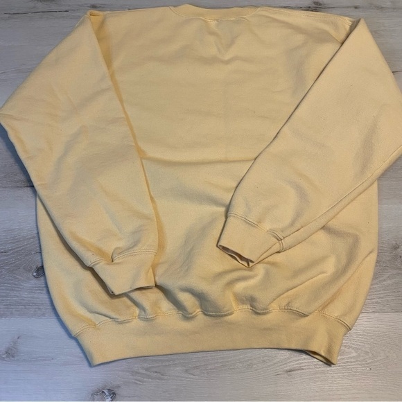 Yellow Graphic Crewneck Sweatshirt Winter Snowman Holiday Theme, size Large - Picture 6 of 7